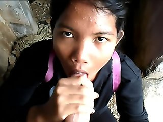 HD Heather Deep explores trail in jungle and get creamthroat in abandoned toilet.mp4